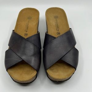 Lola Sabbia For Eric Michael Women's Violet Slide